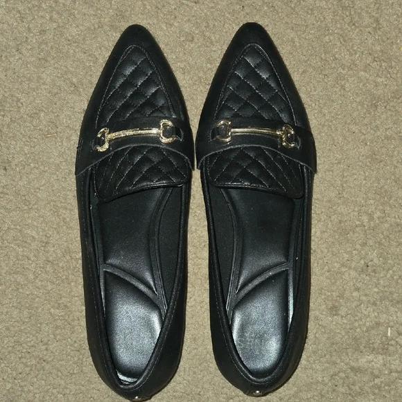 Elegant Black Quilted Women's Loafers - Picture 1 of 10